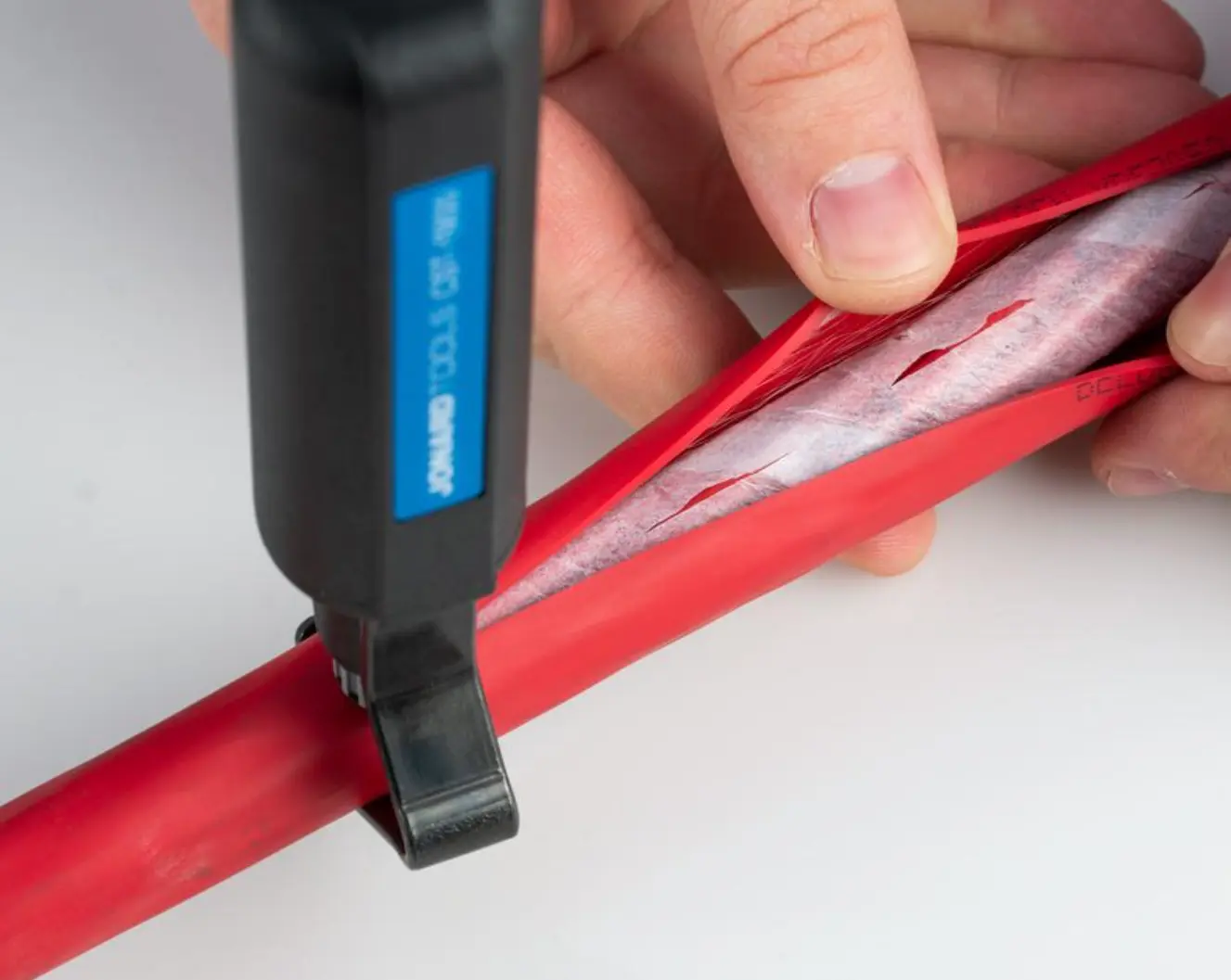 Uniwersalny Ściągacz izolacji nóż do kabli  4,5 mm-29 mm CST-1900 Round Cable Strip & Ring Tool